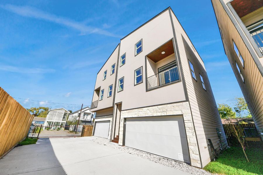 Welcome to 1216 E 34th St #C Welcome to 1216 E 34th St #C