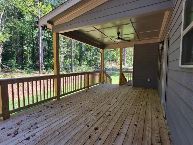 Exterior details and patio area of a home in , South Fulton (Image 3).