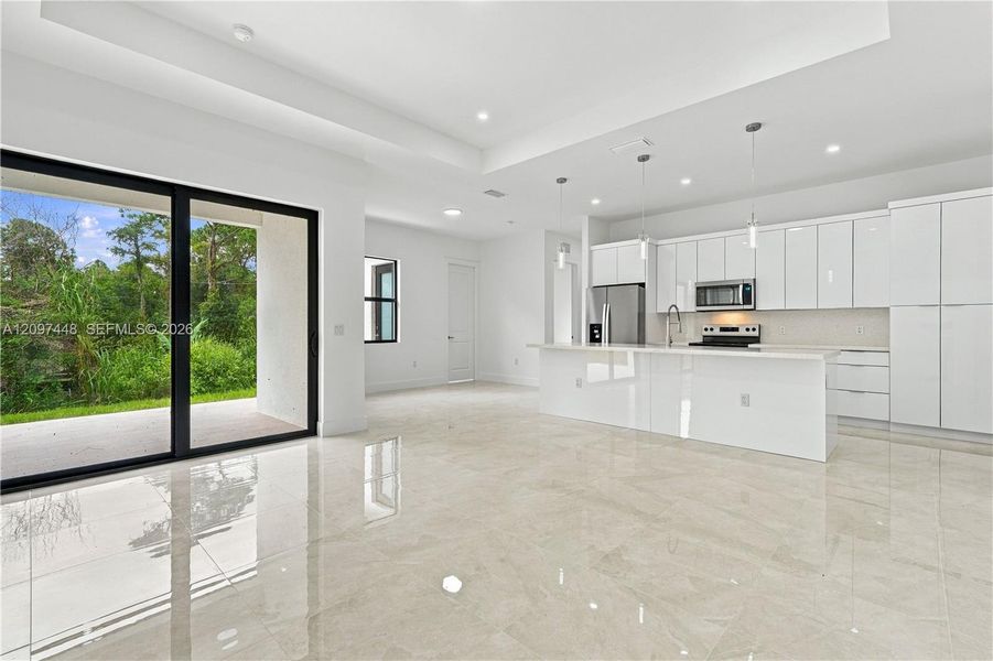 Spacious, unfurnished interior of a new home in , Lehigh Acres (Image 17).
