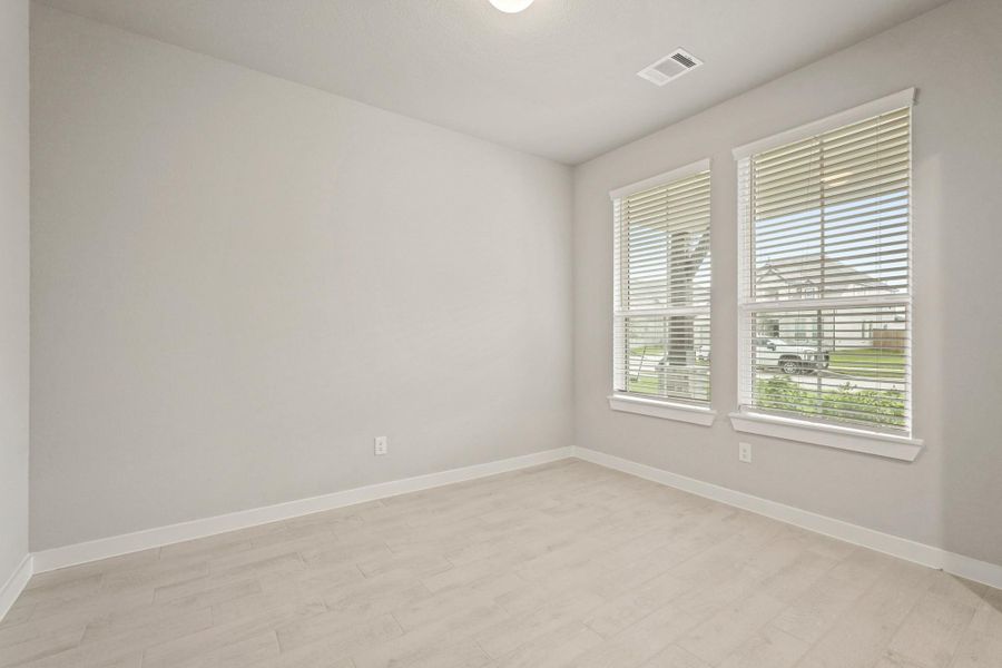 Spacious, unfurnished interior of a new home in Huntington Place, Rosharon (Image 13). Spacious, unfurnished interior of a new home in Huntington Place, Rosharon (Image 13).