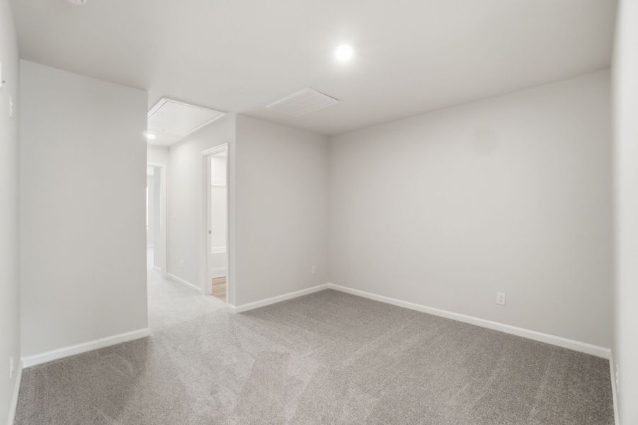 Spacious, unfurnished interior of a new home in Arbor Chase, Clover (Image 18).