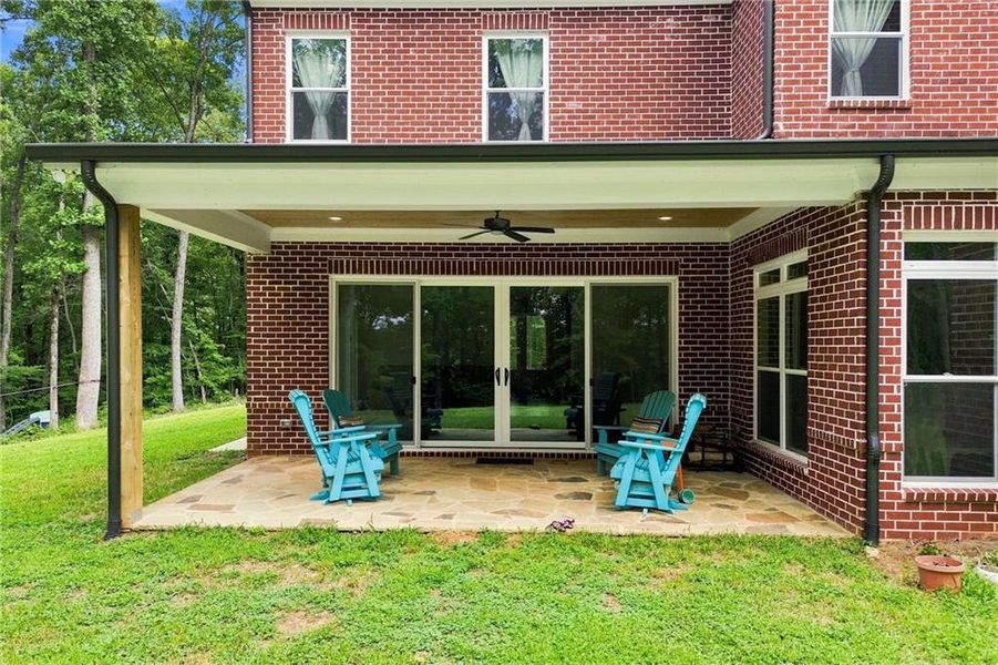 Exterior details and patio area of a home in , Dawsonville (Image 3).