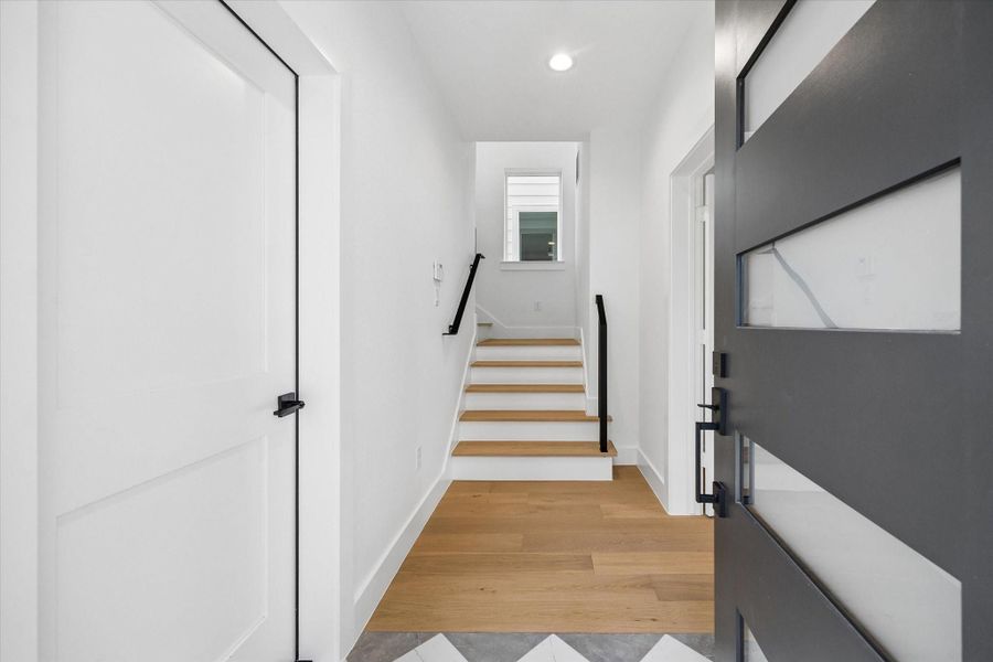 Spacious, unfurnished interior of a new home in , Houston (Image 18).