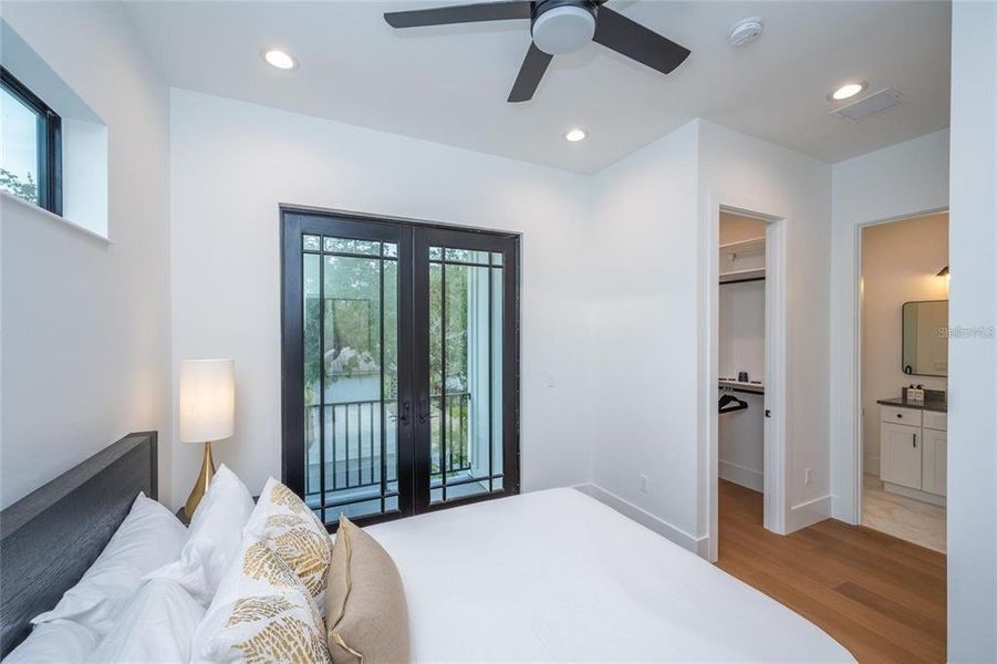 Furnished interior view inside a new home in , Sarasota (Image 68).