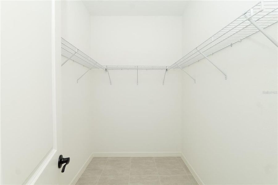 Spacious, unfurnished interior of a new home in , Bartow (Image 17).