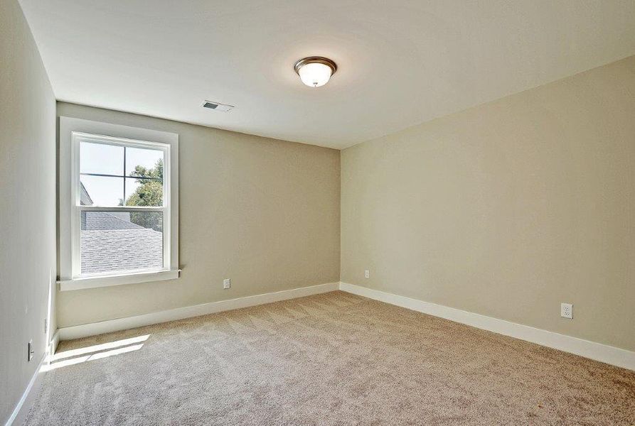 Spacious, unfurnished interior of a new home in Creek Pointe, Moncks Corner (Image 16).