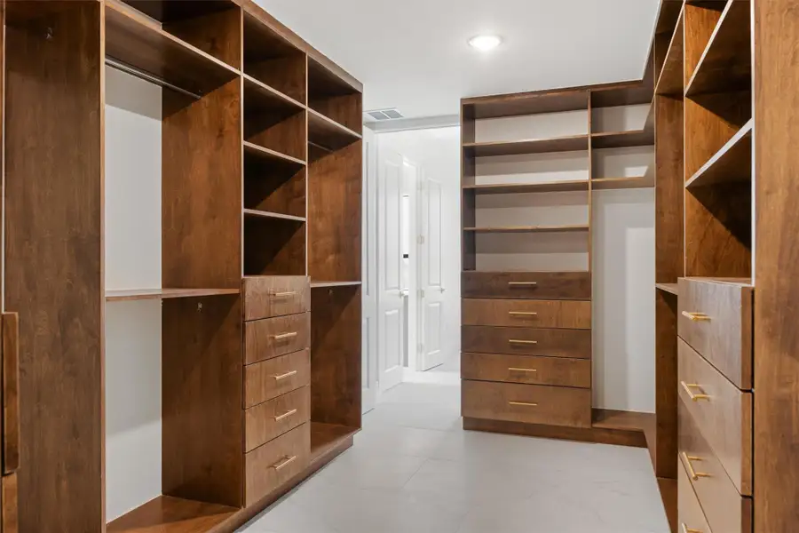 Image 39 of a home in .