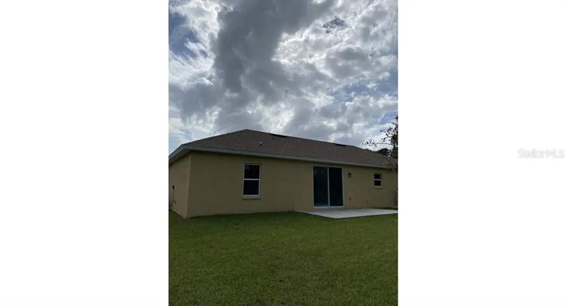 Image 14 of a home in . Image 14 of a home in .