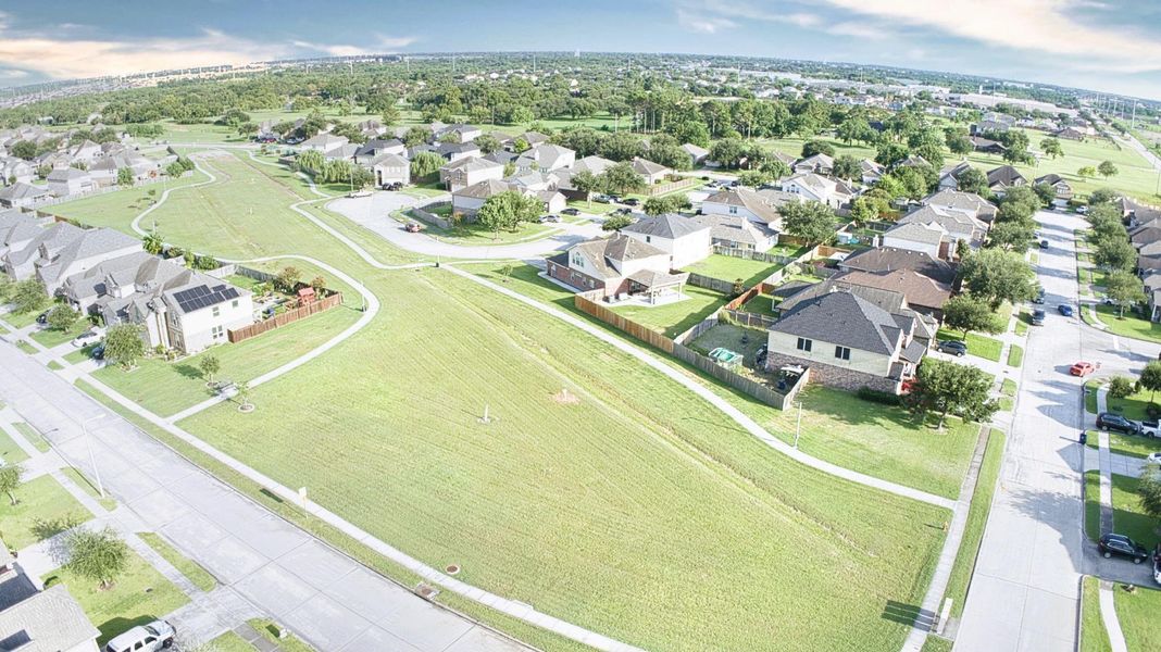 Image 21 of a home in Central Park. Image 21 of a home in Central Park.