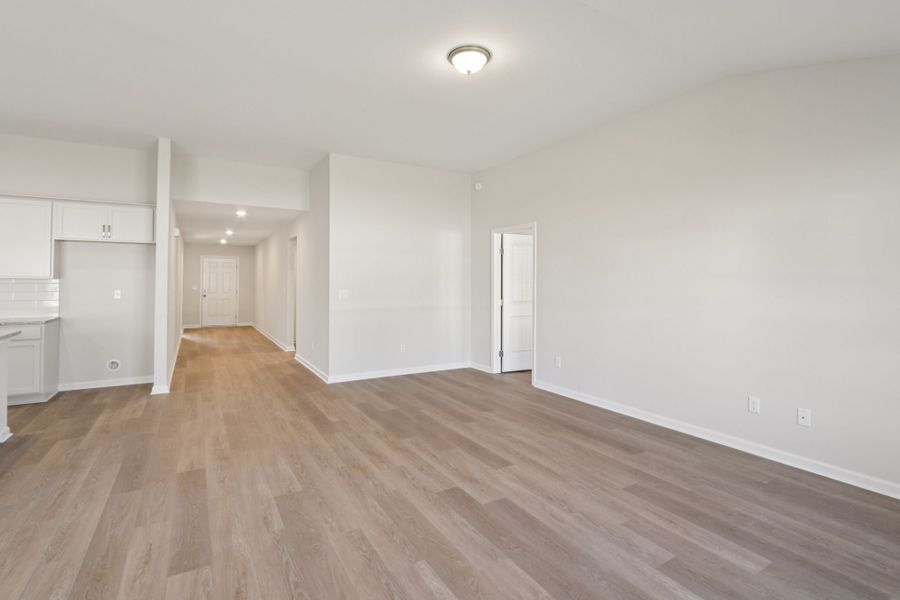 Spacious, unfurnished interior of a new home in Heritage at New Riverside, Bluffton (Image 12).