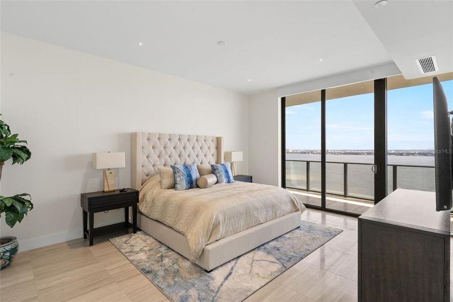 Furnished interior view inside a new home in , Tampa (Image 40).