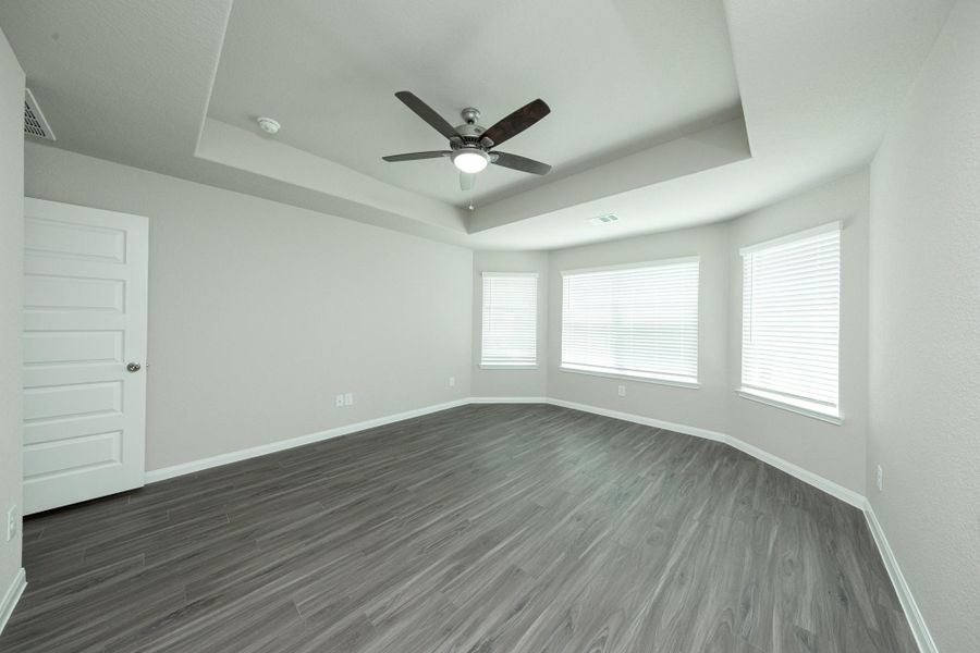 Spacious, unfurnished interior of a new home in Ridgeland Hills, Willis (Image 12).