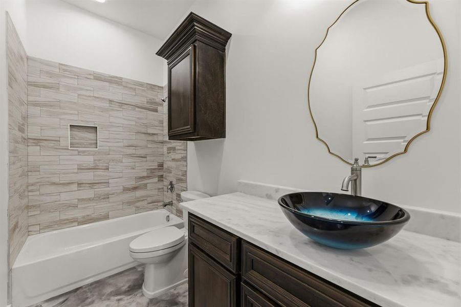 Furnished interior view inside a new home in , Dallas (Image 12).