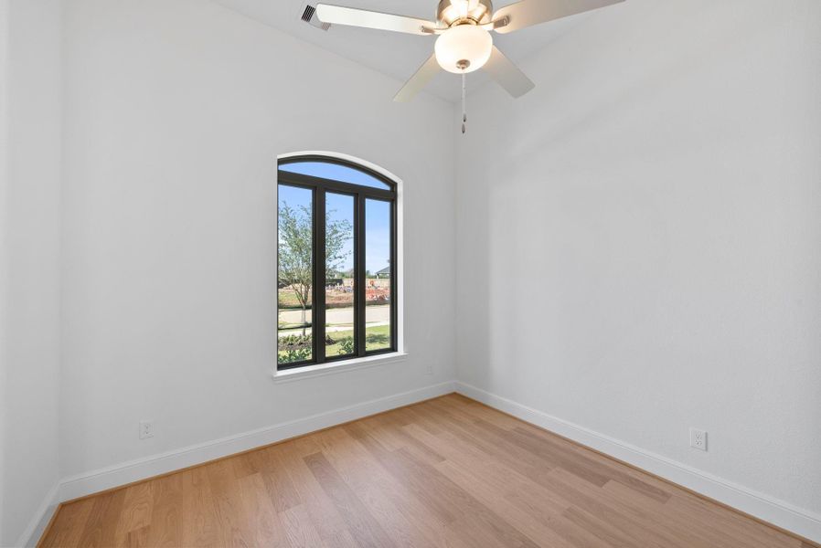 Spacious, unfurnished interior of a new home in Harvest Green, Richmond (Image 26).