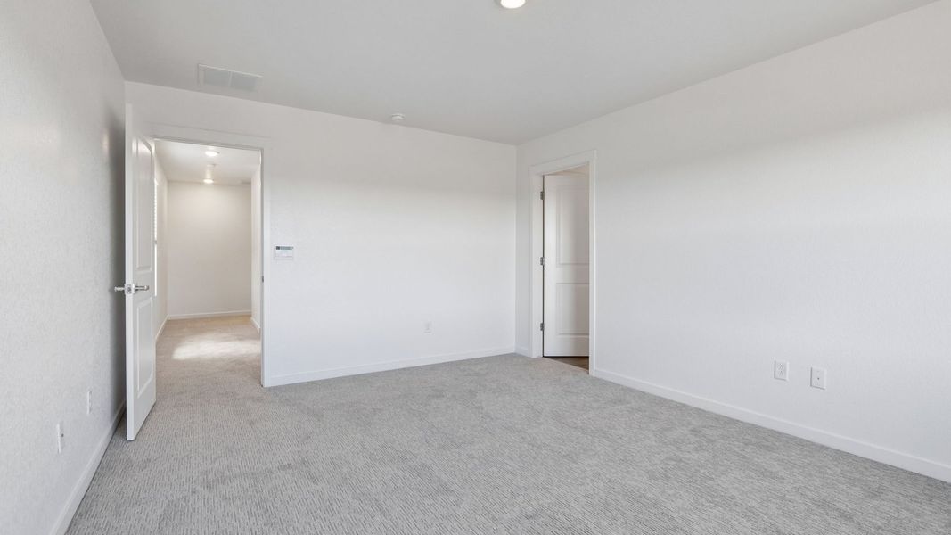 Spacious, unfurnished interior of a new home in Granary, Johnstown (Image 13).