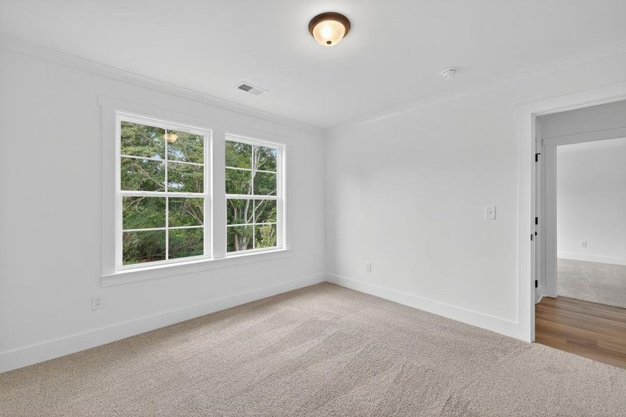 Spacious, unfurnished interior of a new home in Magnolia Ridge, Monroe (Image 31).