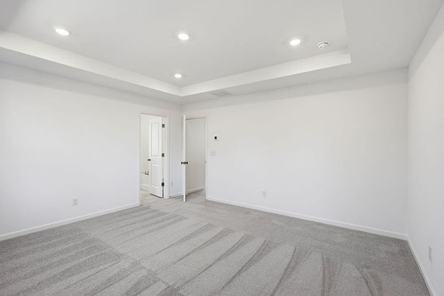 Spacious, unfurnished interior of a new home in Falls Creek, Flowery Branch (Image 20).