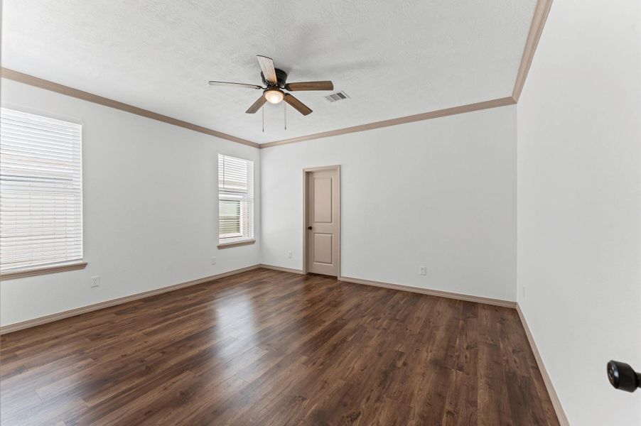 Spacious, unfurnished interior of a new home in , Huffman (Image 22).