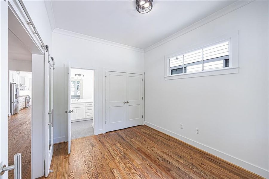 Spacious, unfurnished interior of a new home in , Atlanta (Image 15).