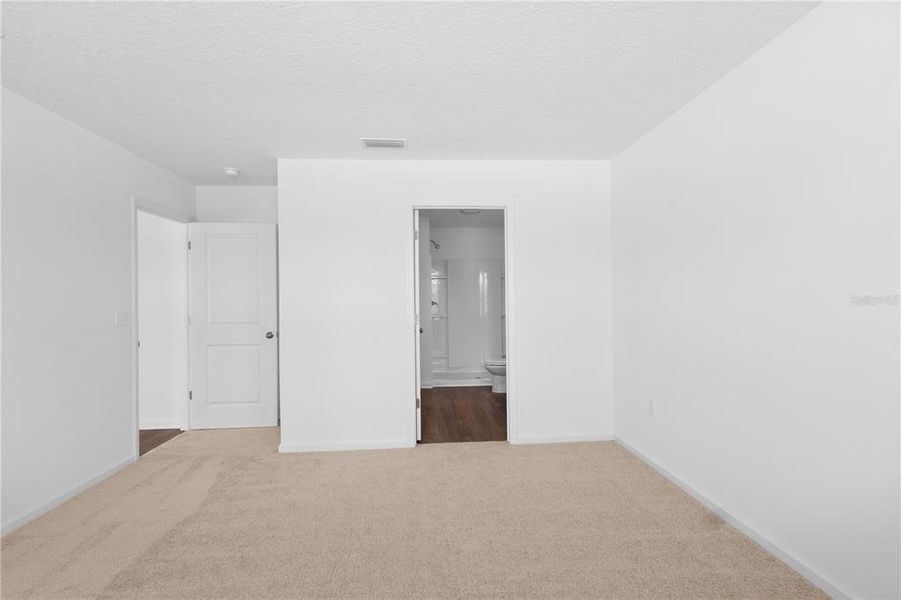 Spacious, unfurnished interior of a new home in Baywood Hills, Alachua (Image 11).