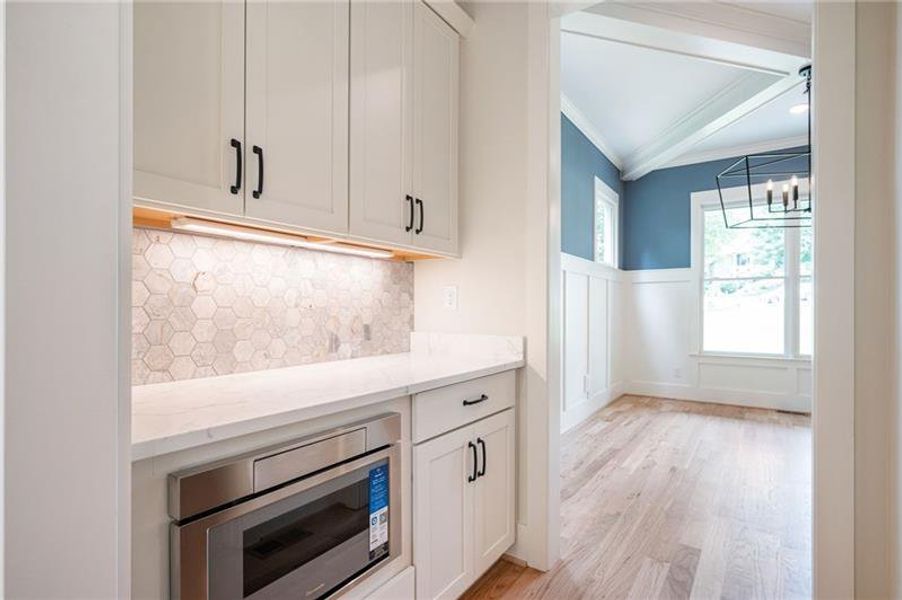 Furnished interior view inside a new home in , Monroe (Image 40).