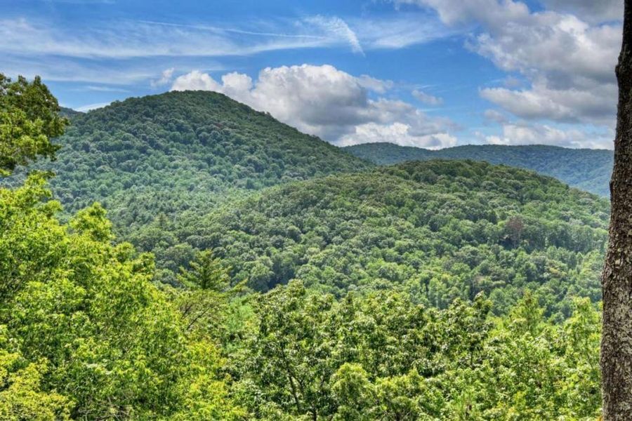 Image 72 of a home in .