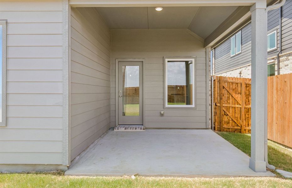 Exterior details and patio area of a home in Ribbonwood, Aubrey (Image 2). Exterior details and patio area of a home in Ribbonwood, Aubrey (Image 2).