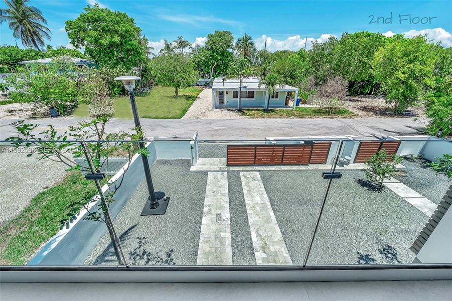 Image 84 of a home in .