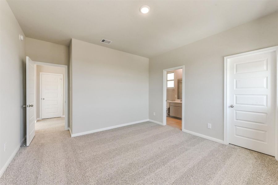 Spacious, unfurnished interior of a new home in Colony at Pinehurst, Pinehurst (Image 32).