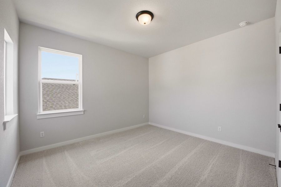 Spacious, unfurnished interior of a new home in Heritage, Dripping Springs (Image 35).