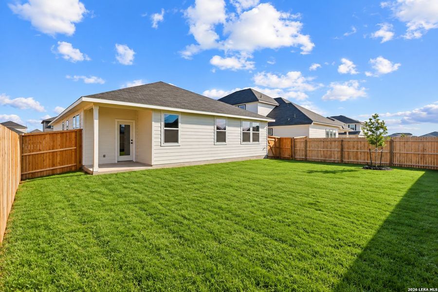 Exterior details and patio area of a home in Hannah Heights, Seguin (Image 27).