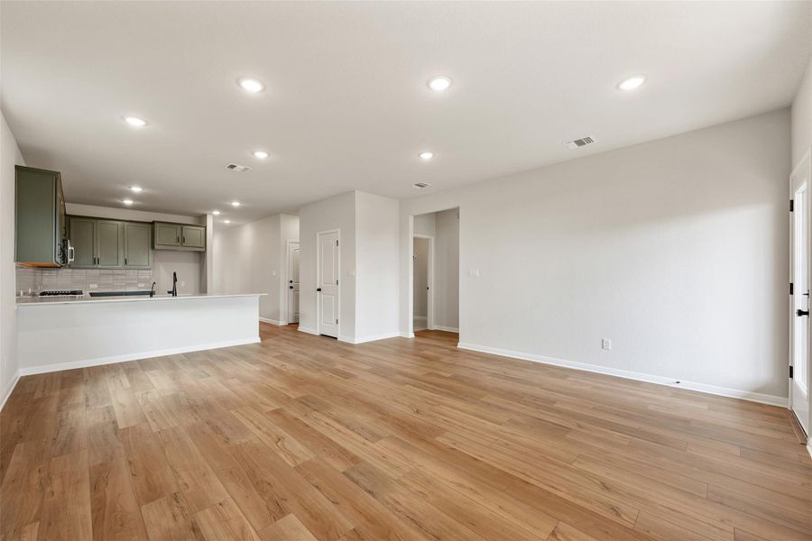 Representative images and renderings are for illustrative purposes. Actual structural options and design finishes of home may vary. Representative images and renderings are for illustrative purposes. Actual structural options and design finishes of home may vary.