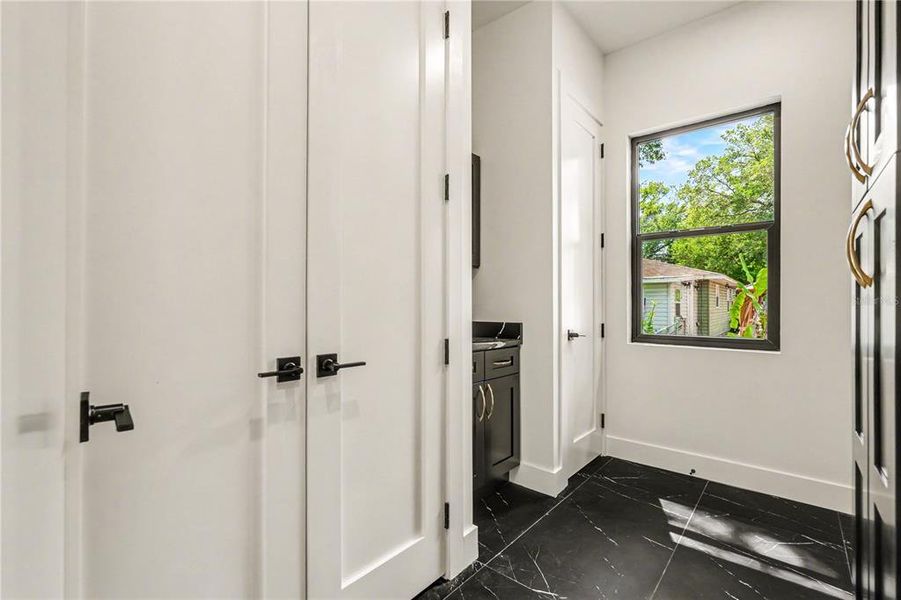 Spacious, unfurnished interior of a new home in , Seffner (Image 17).
