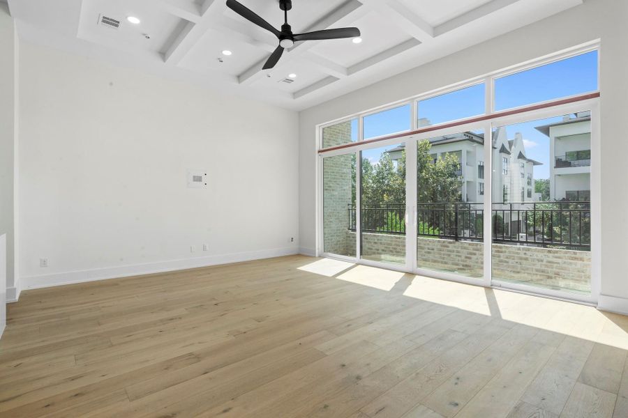 Spacious, unfurnished interior of a new home in , Houston (Image 38).