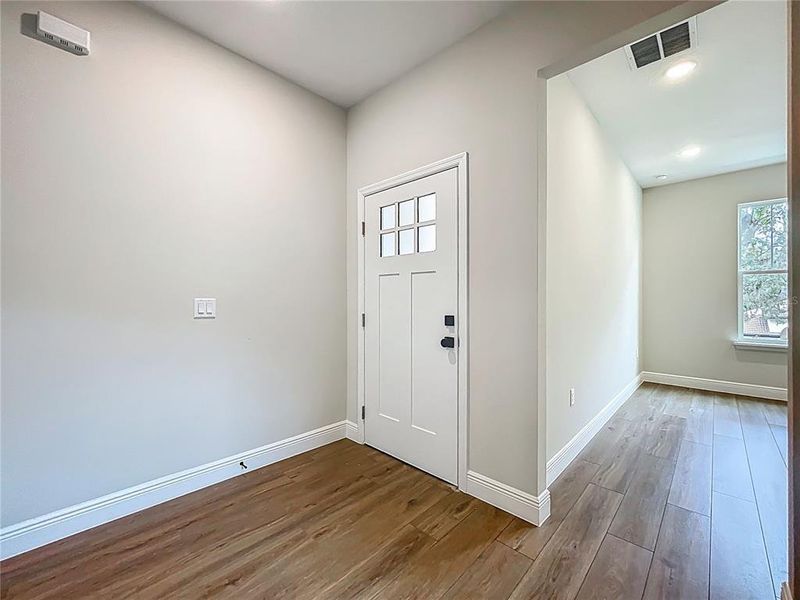 Spacious, unfurnished interior of a new home in , Eustis (Image 25).