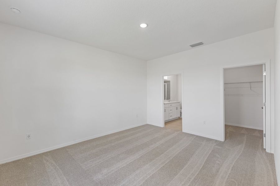 Spacious, unfurnished interior of a new home in Highfield at Twisted Oaks, Wildwood (Image 8).