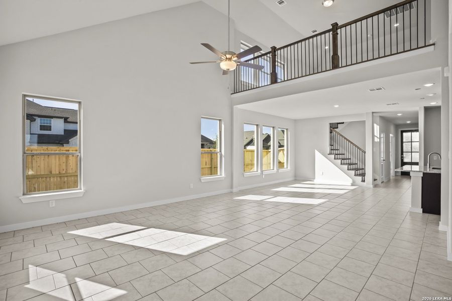 Spacious, unfurnished interior of a new home in Stillwater Ranch, San Antonio (Image 43).