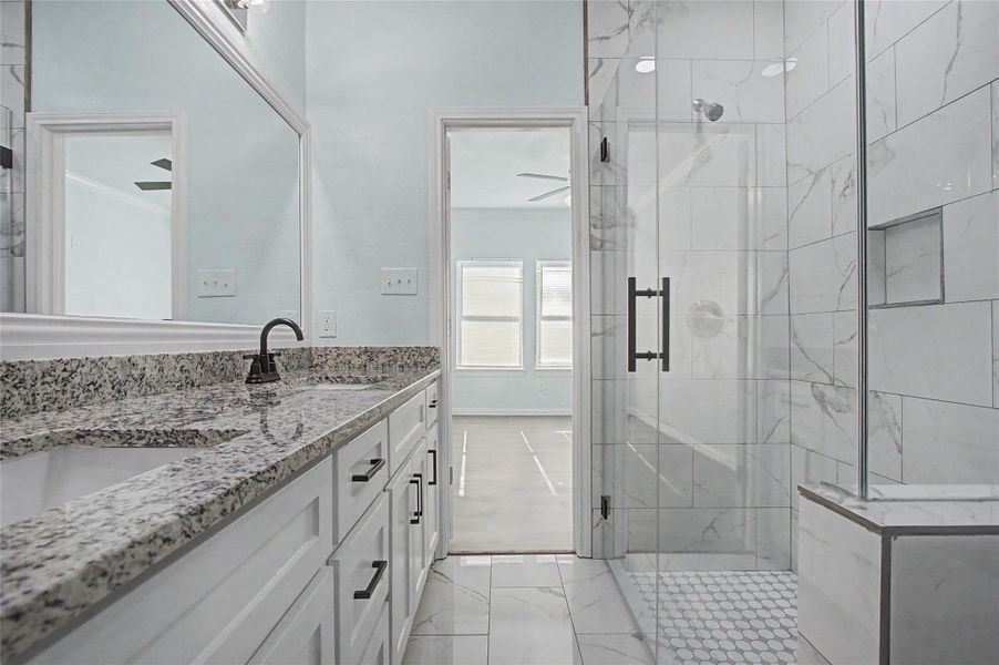 Furnished interior view inside a new home in , Navasota (Image 4).