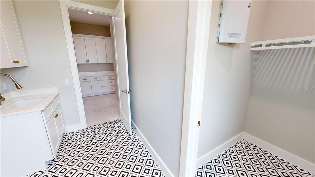 Spacious, unfurnished interior of a new home in , Punta Gorda (Image 32).