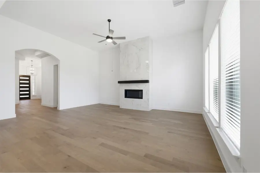 Spacious, unfurnished interior of a new home in Sonoma Verde, Heath (Image 51). Spacious, unfurnished interior of a new home in Sonoma Verde, Heath (Image 51).