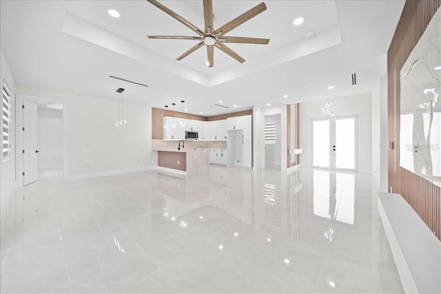 Spacious, unfurnished interior of a new home in , Lehigh Acres (Image 16).