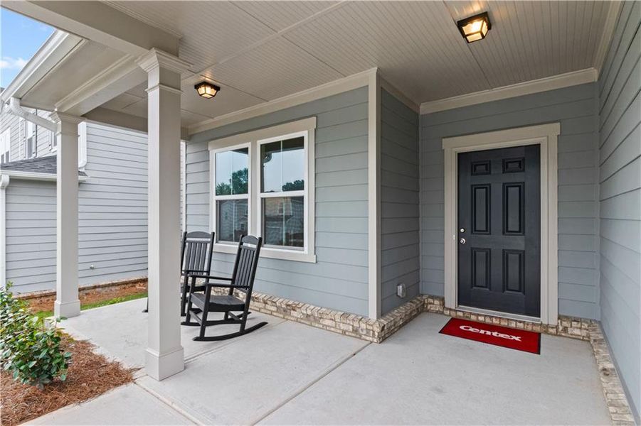 Exterior details and patio area of a home in Avery Ridge, Gainesville (Image 2). Exterior details and patio area of a home in Avery Ridge, Gainesville (Image 2).
