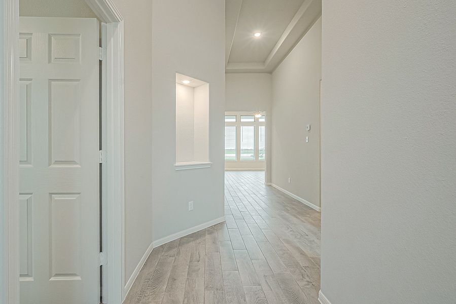 Representative unfurnished interior of a home built from the Floor Plan 2050 by Colina Homes in Grand Magnolia, Magnolia (Image 37).