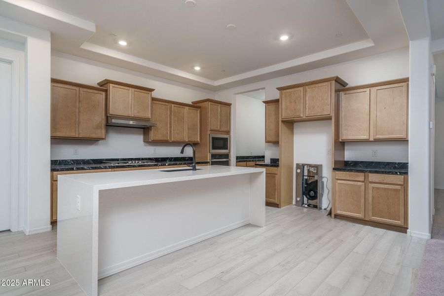 7) KITCHEN