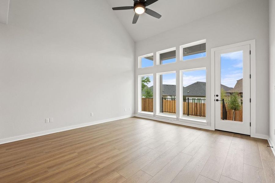 Spacious, unfurnished interior of a new home in Heritage, Dripping Springs (Image 30).