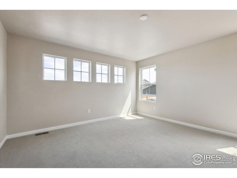 Spacious, unfurnished interior of a new home in The Overlook at Johnstown Farms, Johnstown (Image 20).