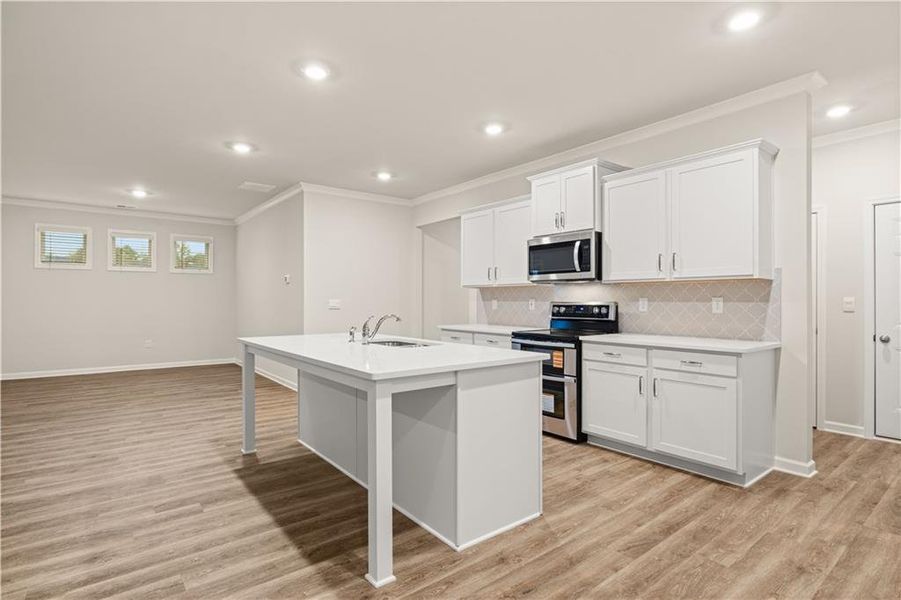 Furnished interior view inside a new home in Kingston Ranch at Lake Oconee, Buckhead (Image 5). Furnished interior view inside a new home in Kingston Ranch at Lake Oconee, Buckhead (Image 5).