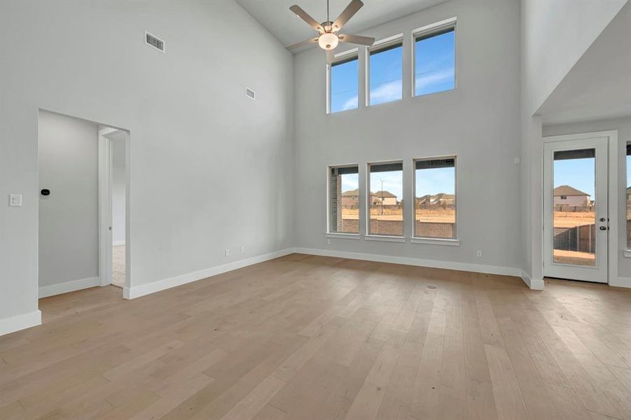 Spacious, unfurnished interior of a new home in Lilyana, Celina (Image 26).