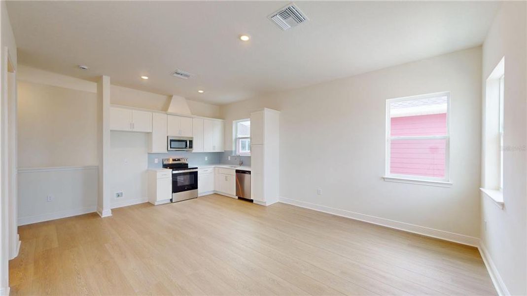 Spacious, unfurnished interior of a new home in Laureate Park, Orlando (Image 24). Spacious, unfurnished interior of a new home in Laureate Park, Orlando (Image 24).