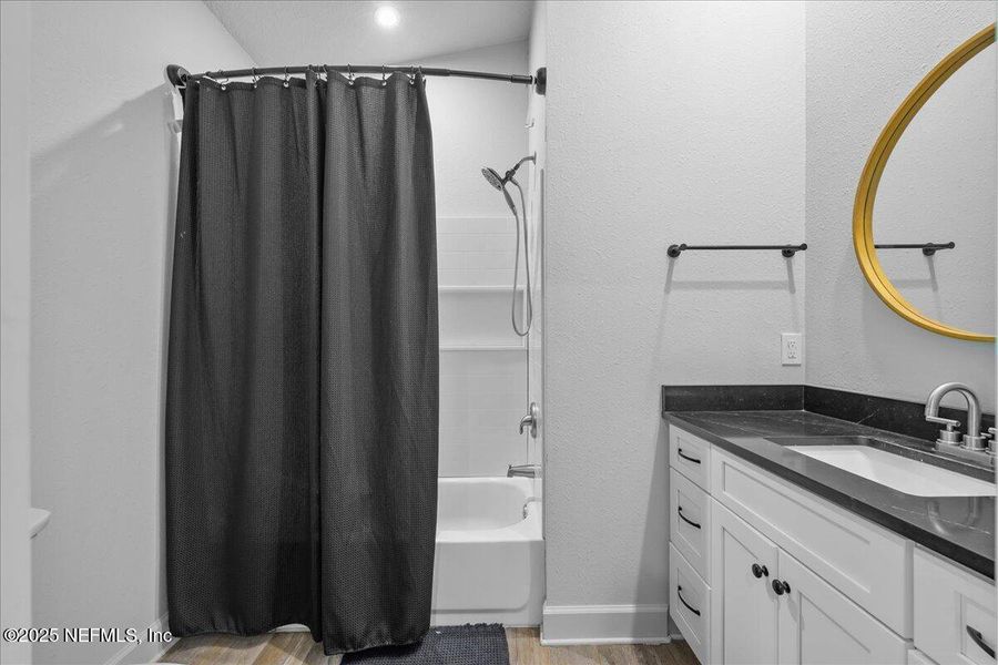 Furnished interior view inside a new home in , Palatka (Image 6).